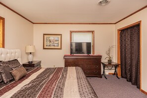 6 間臥室、免費無線上網、床單