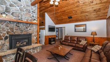 House, Multiple Beds, Fireplace, Mountain View | Living room | TV, fireplace