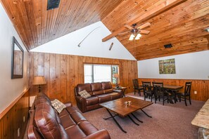 House, Berbilang Katil, Fireplace, Mountain View | Ruang tamu | TV, pendiangan 