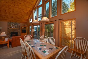 Ferienhaus, Mehrere Betten, Kamin | Eigene Küche | Kühlschrank, Mikrowelle, Ofen, Herdplatte