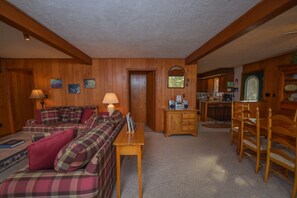 4 bedrooms, bed sheets