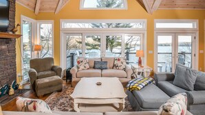 House, Multiple Beds, Hot Tub | Living room | TV, fireplace - Jewel in Paradise 5 Bedroom House (Oakland)
