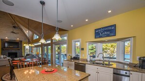 House, Multiple Beds, Hot Tub | Private kitchen | Coffee/tea maker, fridge, microwave, oven - Jewel in Paradise 5 Bedroom House (Oakland)