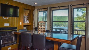 House, Multiple Beds, Hot Tub | Private kitchen | Coffee/tea maker, fridge, microwave, oven - Loft of Luxury 2 Bedroom Townhome (Oakland)