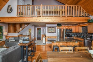 House, Multiple Beds, Hot Tub | Private kitchen - Scenic Overlook 6 Bedroom House (Oakland)