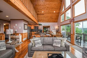 Living room - Scenic Overlook 6 Bedroom House (Oakland)