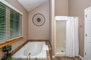 House, Multiple Beds, Hot Tub | Bathroom - Scenic Overlook 6 Bedroom House (Oakland)