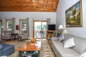 House, Multiple Beds, Fireplace | Living room | TV, fireplace, DVD player