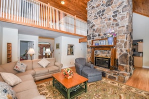 Living room - La Dolce Vita 6 Bedroom House (Swanton)