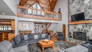 Living room - Friday's Escape 7 Bedroom House (McHenry)