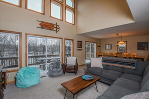 Een televisie en een dvd-speler