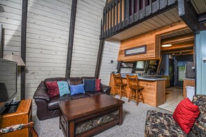 Casa, letti multipli, idromassaggio, vista montagna | Soggiorno | TV