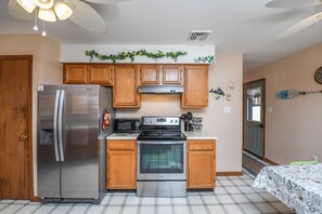 บ้านพัก, หลายเตียง, อ่างน้ำร้อน | ครัวส่วนตัว | ตู้เย็น, ไมโครเวฟ, เตาอบ, เตาประกอบอาหาร