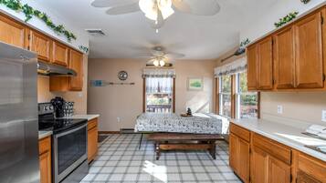 Nhà, nhiều giường, bồn tắm nước nóng | Bếp riêng | Tủ lạnh, lò vi sóng, lò nướng, bếp nấu