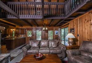 House, Multiple Beds, Hot Tub | Living room