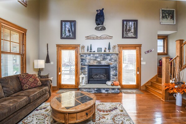 House, Multiple Beds, Fireplace | Living room