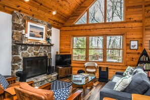 House, Multiple Beds, Hot Tub | Living room | TV, fireplace, DVD player - Swimming Bear Lodge 4 Bedroom House (Oakland)