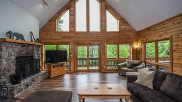 House, Multiple Beds, Fireplace | Living room | TV, fireplace, DVD player