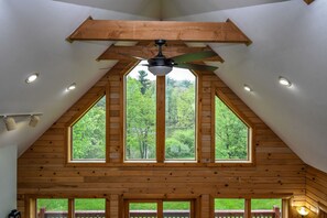 Ferienhaus, Mehrere Betten, Kamin | Innenbereich