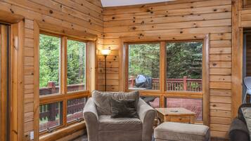 House, Multiple Beds, Fireplace | Living room | TV, fireplace, DVD player