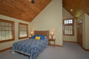 House, Multiple Beds, Hot Tub | 5 bedrooms, free WiFi, bed sheets - Mount LakeMore 5 Bedroom House (Swanton)