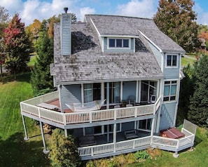 Exterior - On Eagle's Wings 4 Bedroom House (McHenry)