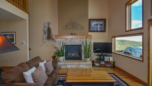 Unclassified image, 2 of 9, button - Amazing Overlook 3 Bedroom Townhome (McHenry)