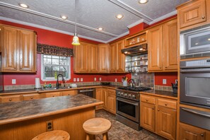 House, Multiple Beds, Hot Tub | Private kitchen