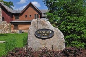 Exterior - Summit Lodge 4 Bedroom Townhome (McHenry)