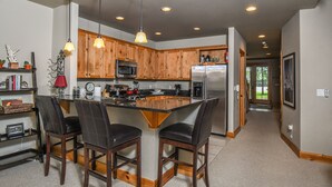 Private kitchen - Summit Lodge 4 Bedroom Townhome (McHenry)