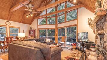 House, Multiple Beds, Hot Tub | Living room | TV, fireplace, DVD player