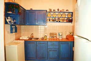 Ferienhaus | Eigene Küche | Kühlschrank, Ofen, Herdplatte, Wasserkocher mit Kaffee-/Teezubehör