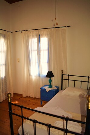 House | Free WiFi, bed sheets - Nisyros Amallos House (Nisyros)