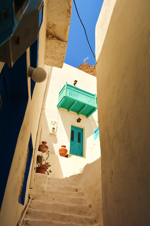 Exterior detail - Nisyros Amallos House (Nisyros)