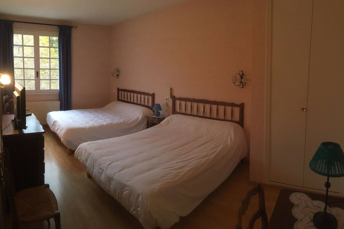 quadruple room, 2 double beds, non smoking | 1 bedroom, individually decorated, individually furnished