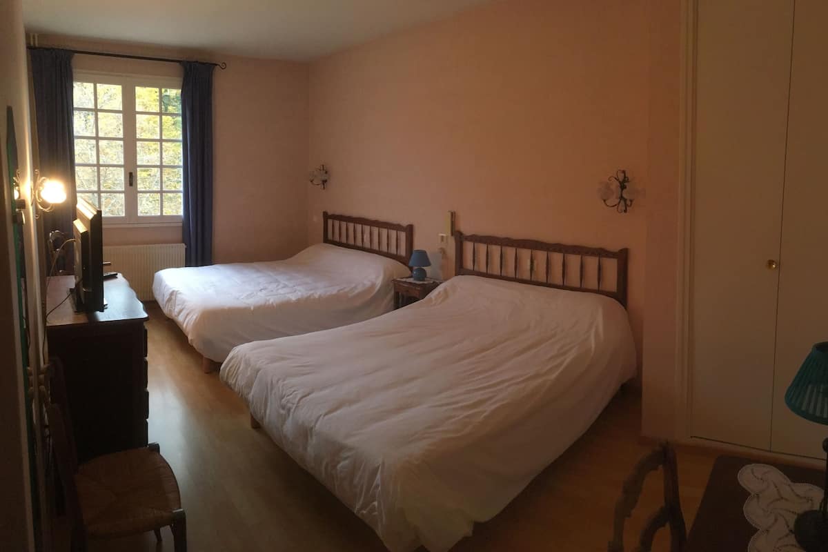 1 habitación, decoración personalizada y muebles diferentes