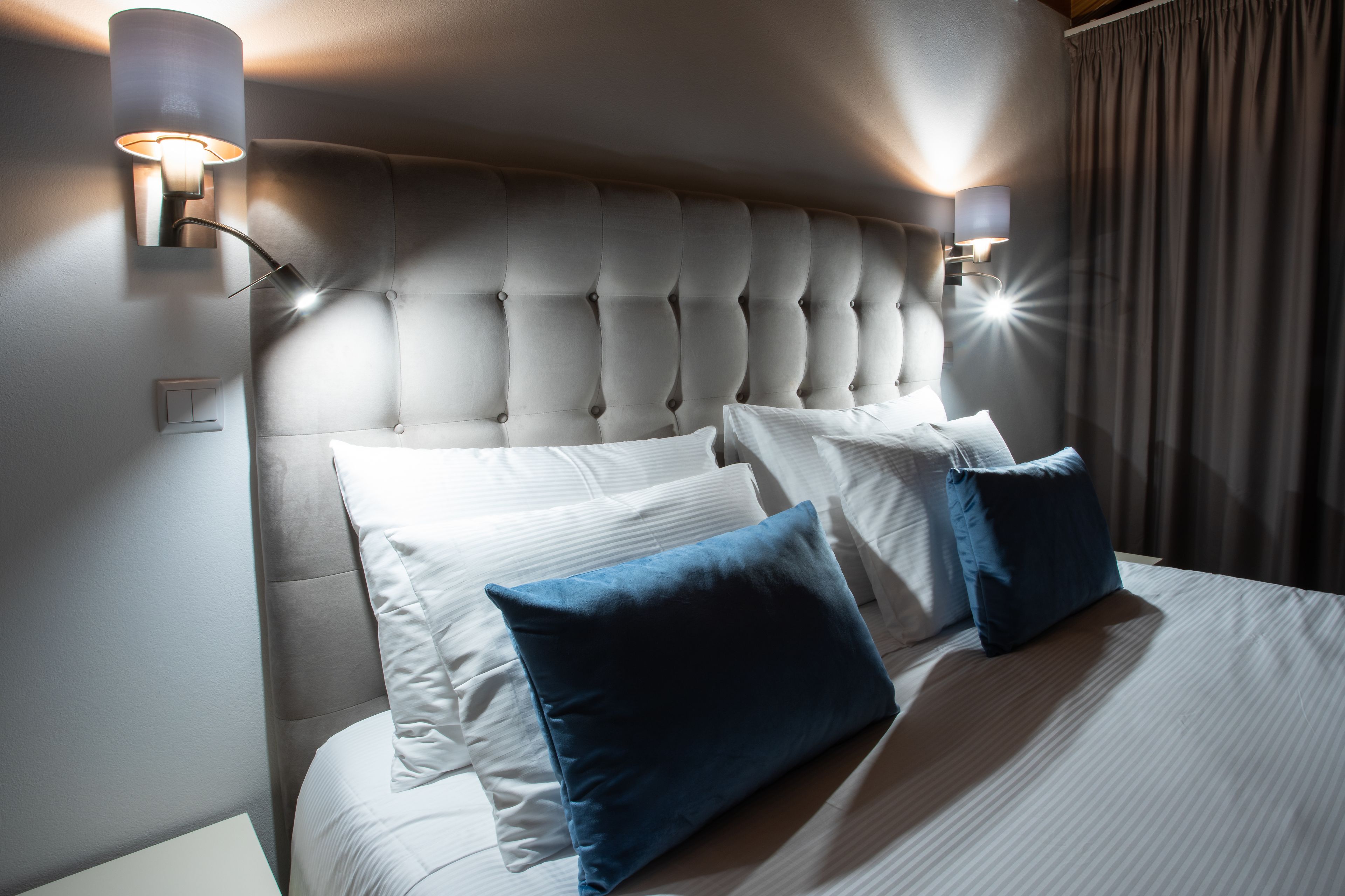 1 bedroom, premium bedding, down duvets, minibar