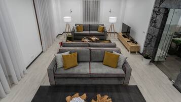 Coin salon dans le hall