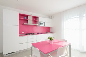 Full-size fridge, microwave, stovetop, dishwasher - Residenza Edda (Lignano Sabbiadoro)