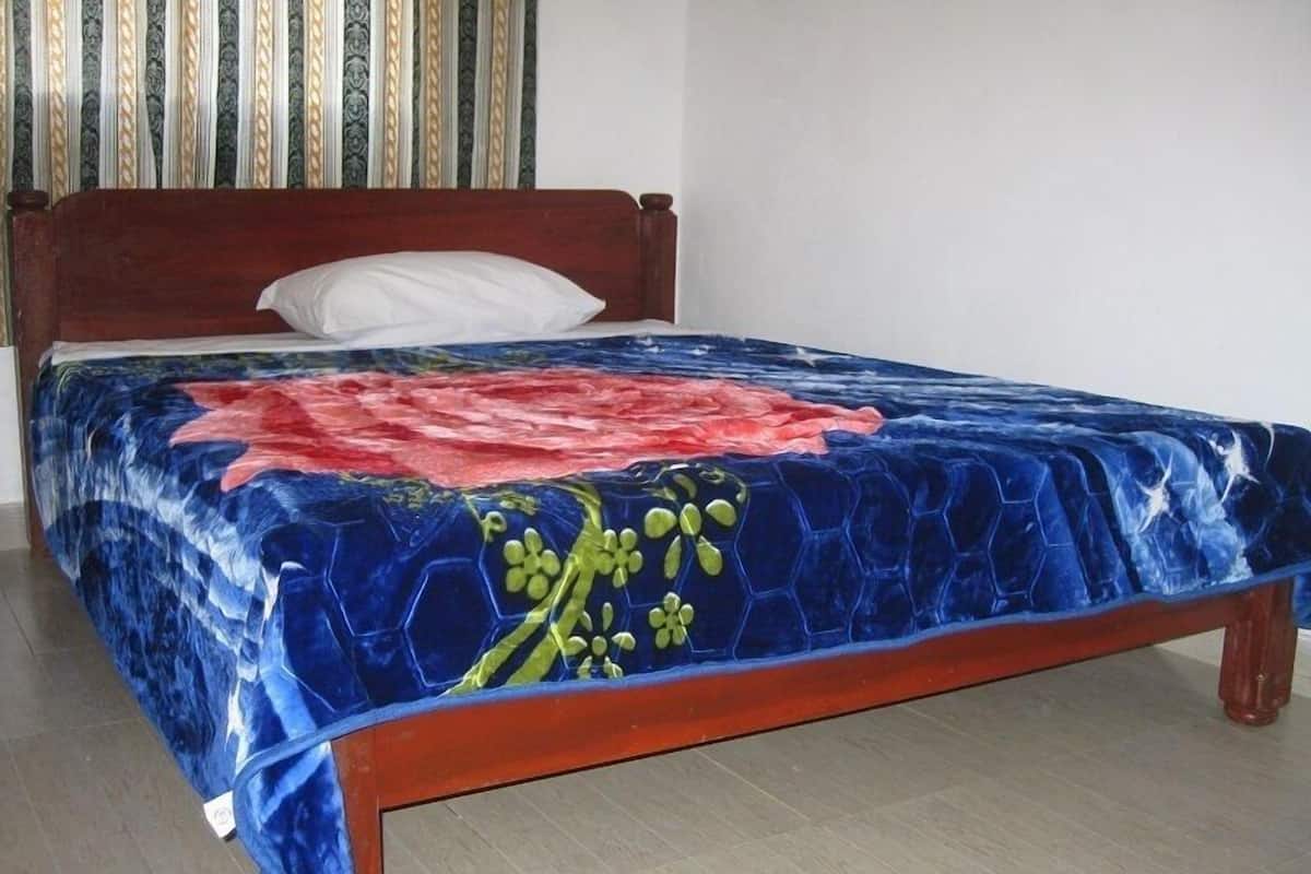 Tweepersoonskamer, 1 tweepersoonsbed, niet-roken | Luxe beddengoed, een bureau, gratis wifi, beddengoed