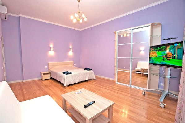 Apartamento, 3 habitaciones | Escritorio, tabla de planchar con plancha, cunas (de pago) y wifi gratis