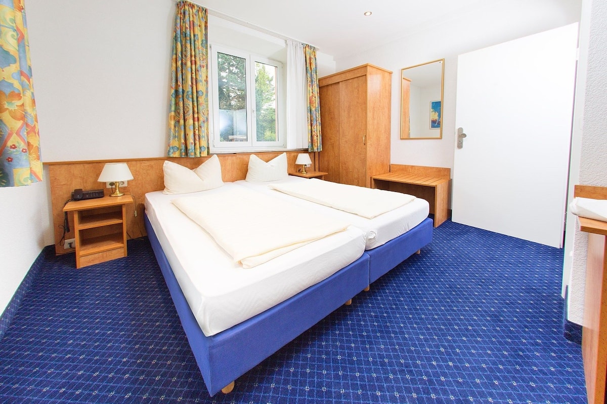 In-room safe, iron/ironing board, free WiFi, bed sheets