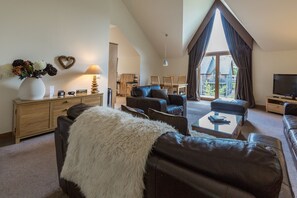 8 THE GALLOPS - NO PETS ALLOWED | Living area