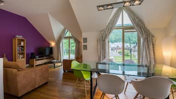 The White House | In-room dining