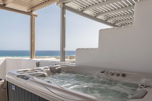 Deluxe Double Room with Sea View and Hot Tub