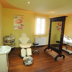 Sauna, vasca idromassaggio, trattamenti per il corpo