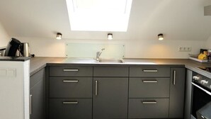 Apartment | Private kitchen | Espresso maker, coffee/tea maker, fridge, microwave - Weingut Edling (Rossdorf)