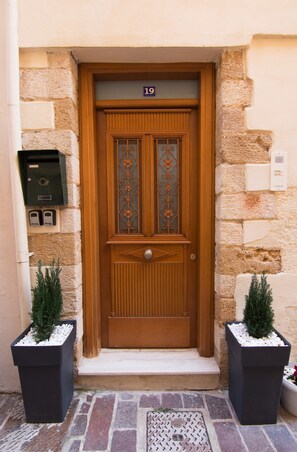 Entrada al alojamiento