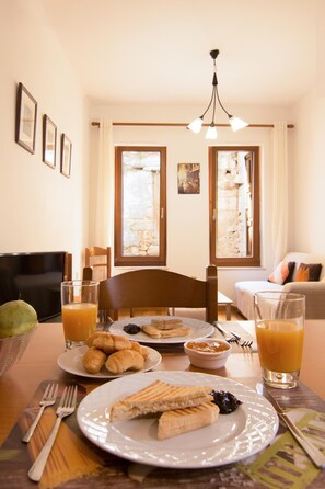 Classic Apartment, 1 Bedroom | In-room dining - Daliani Studios Chania (Chania)