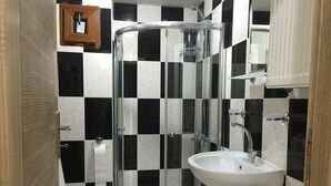 Apartment | Bathroom